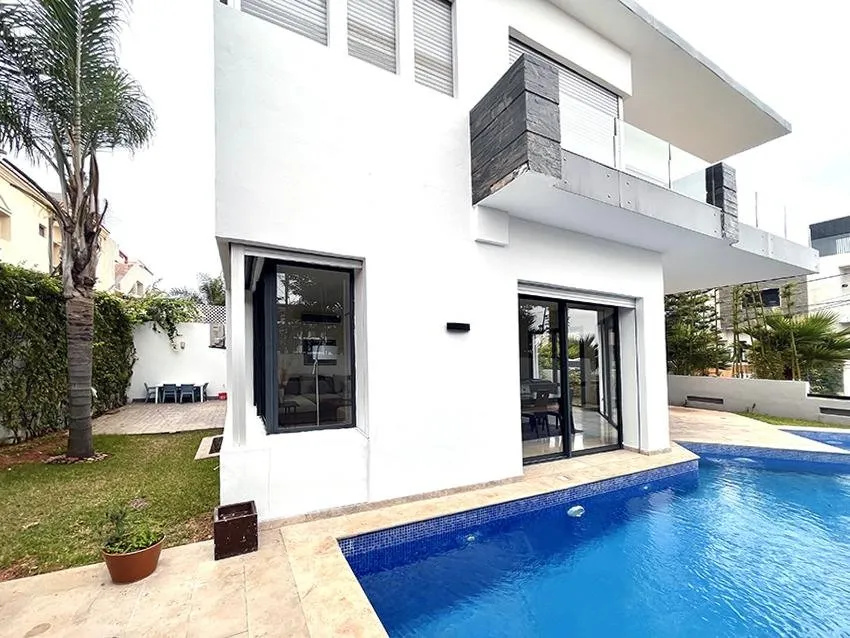 Villa exceptionnelle avec roof-top et vue océan. - الدار البيضاء