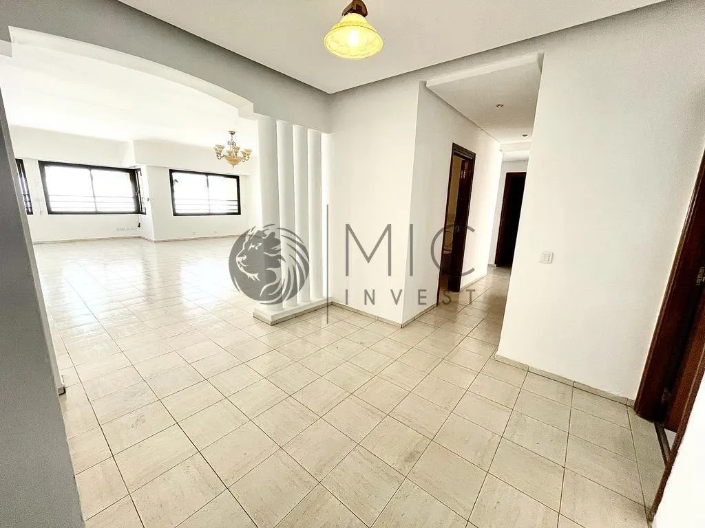 APPARTEMENT PLEIN SUD AVEC SDB ET CUISINE NEUFS - الدار البيضاء