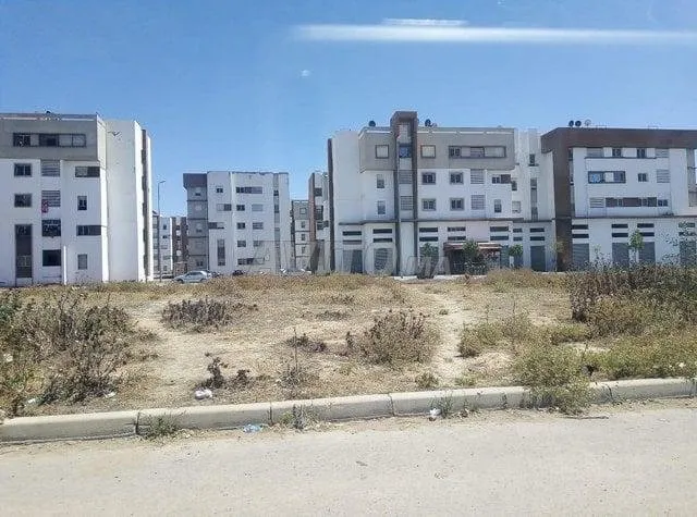 un lot de terrain commercial à vendre - الدار البيضاء