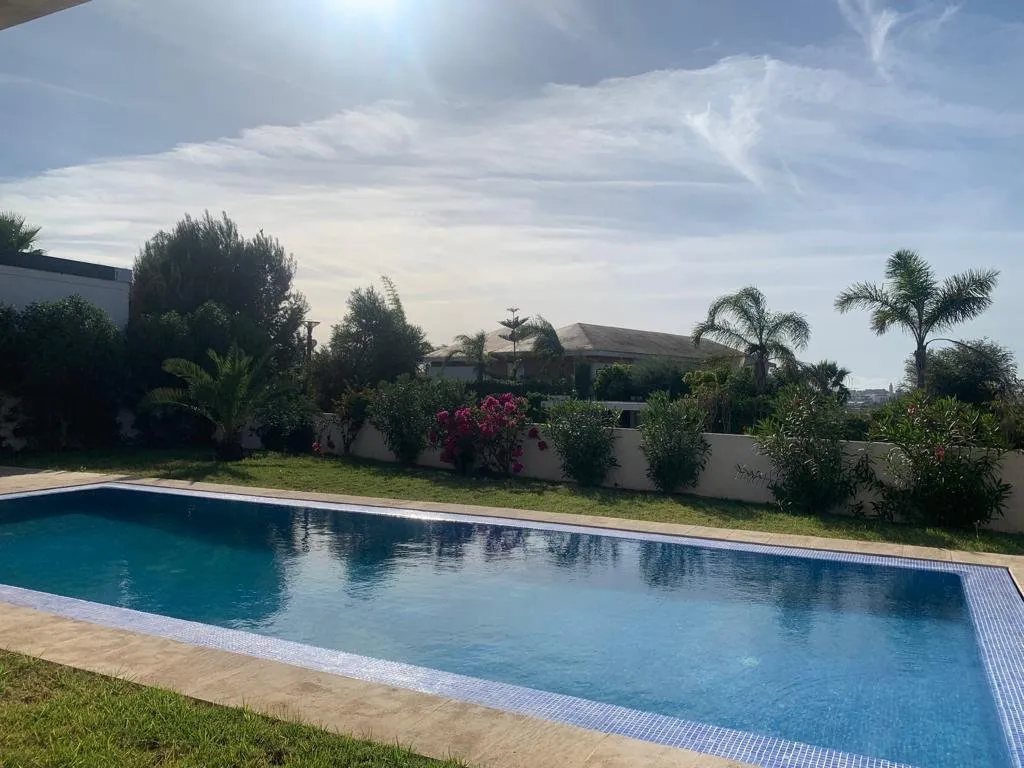 Villa à Vendre à Bouskoura Casablanca - الدار البيضاء (2)