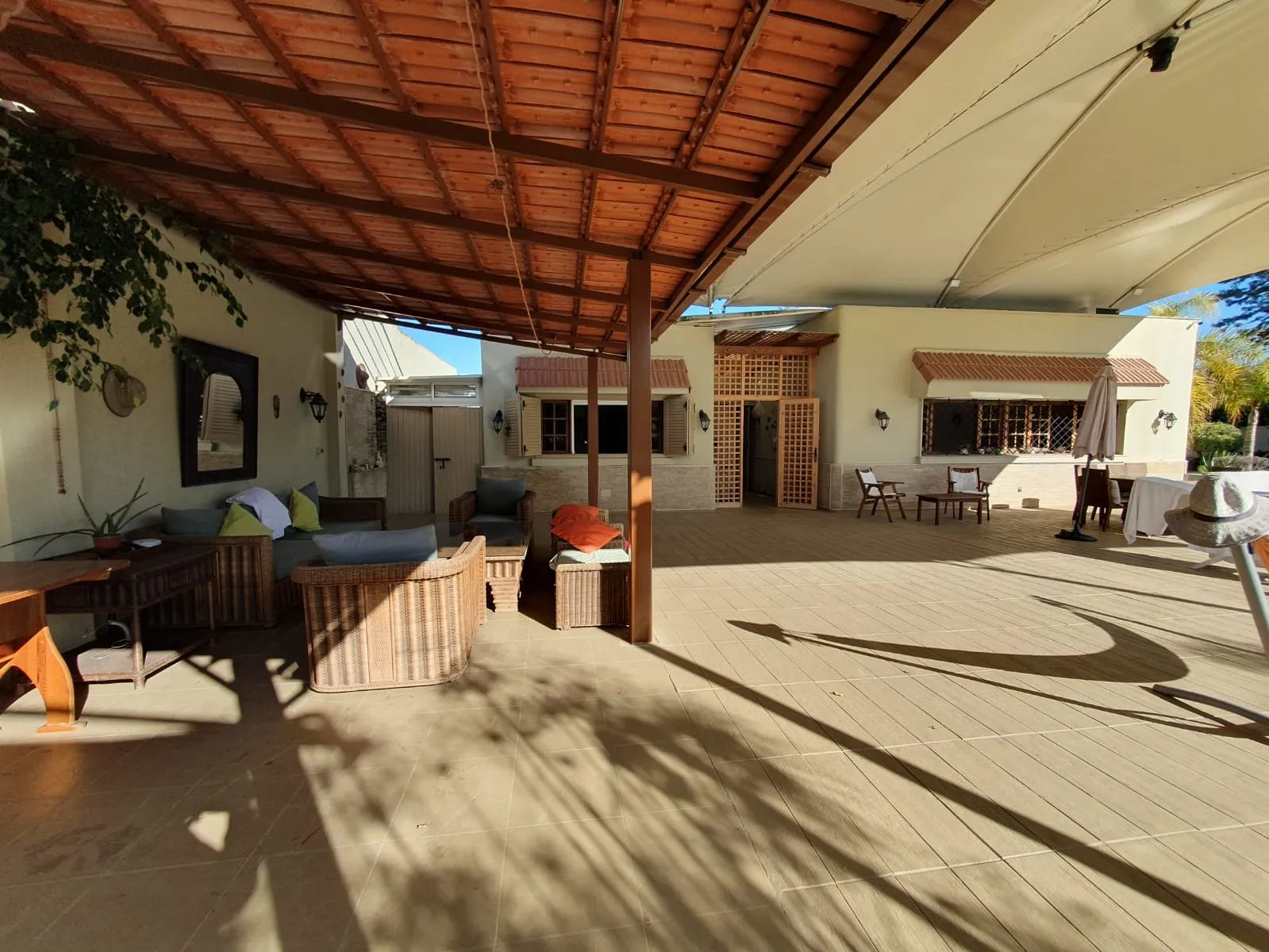 Trés Joli Villa plain pied avec un beau jardin et piscine - الرباط (3)