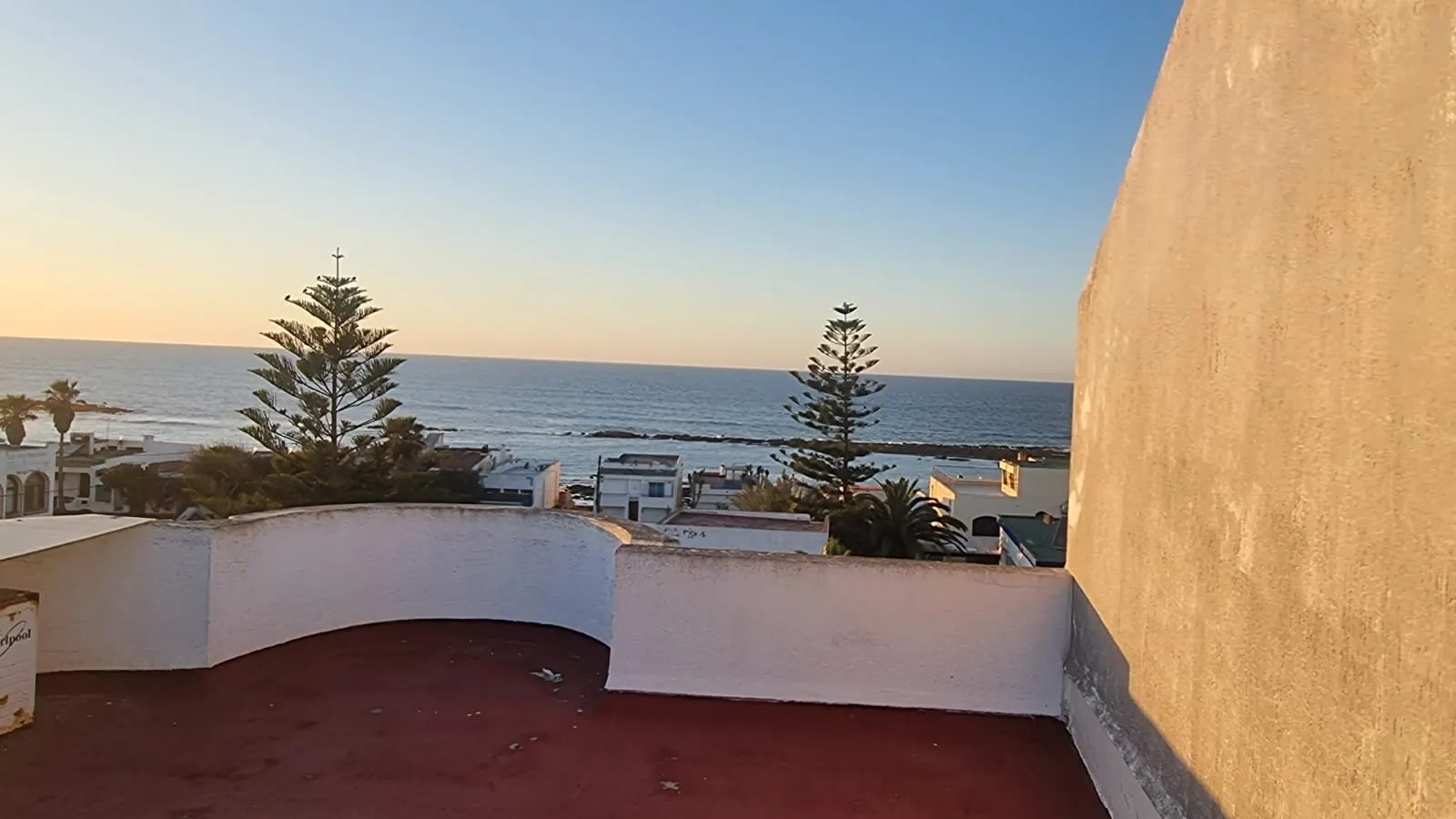 Une jolie villa moderne avec piscine à Guy Ville - تمارة