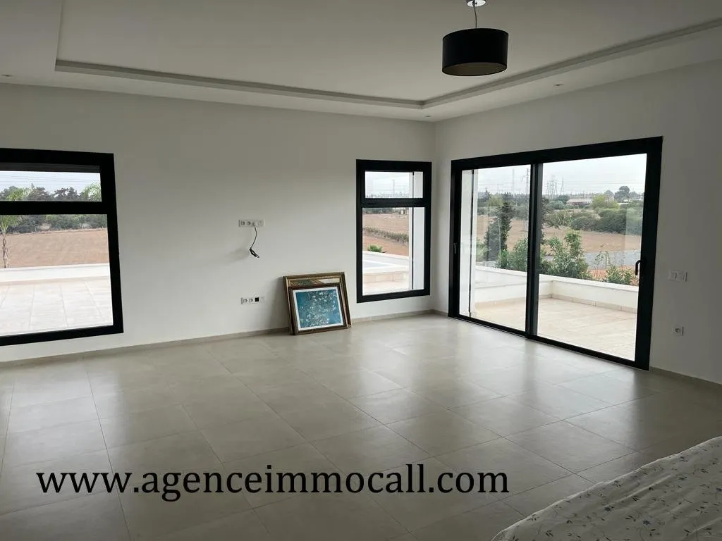 Villa de luxe à vendre située à SOUISSI - Rabat - الرباط (4)