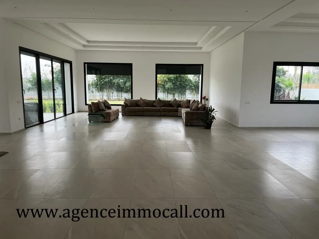 Villa de luxe à vendre située à SOUISSI - Rabat - الرباط (3)