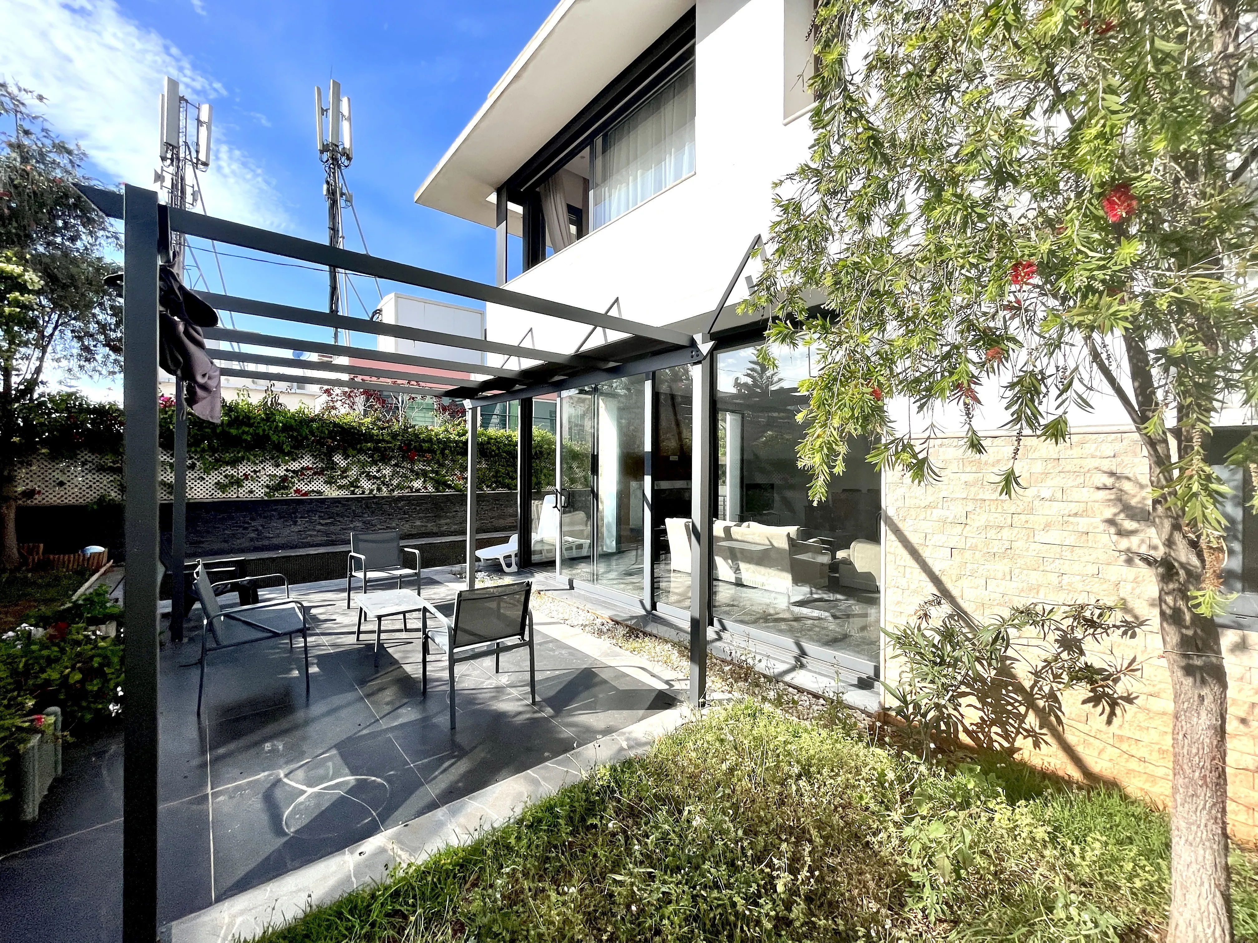 Villa moderne de 4 chambres à Nawrass - الدار البيضاء (2)