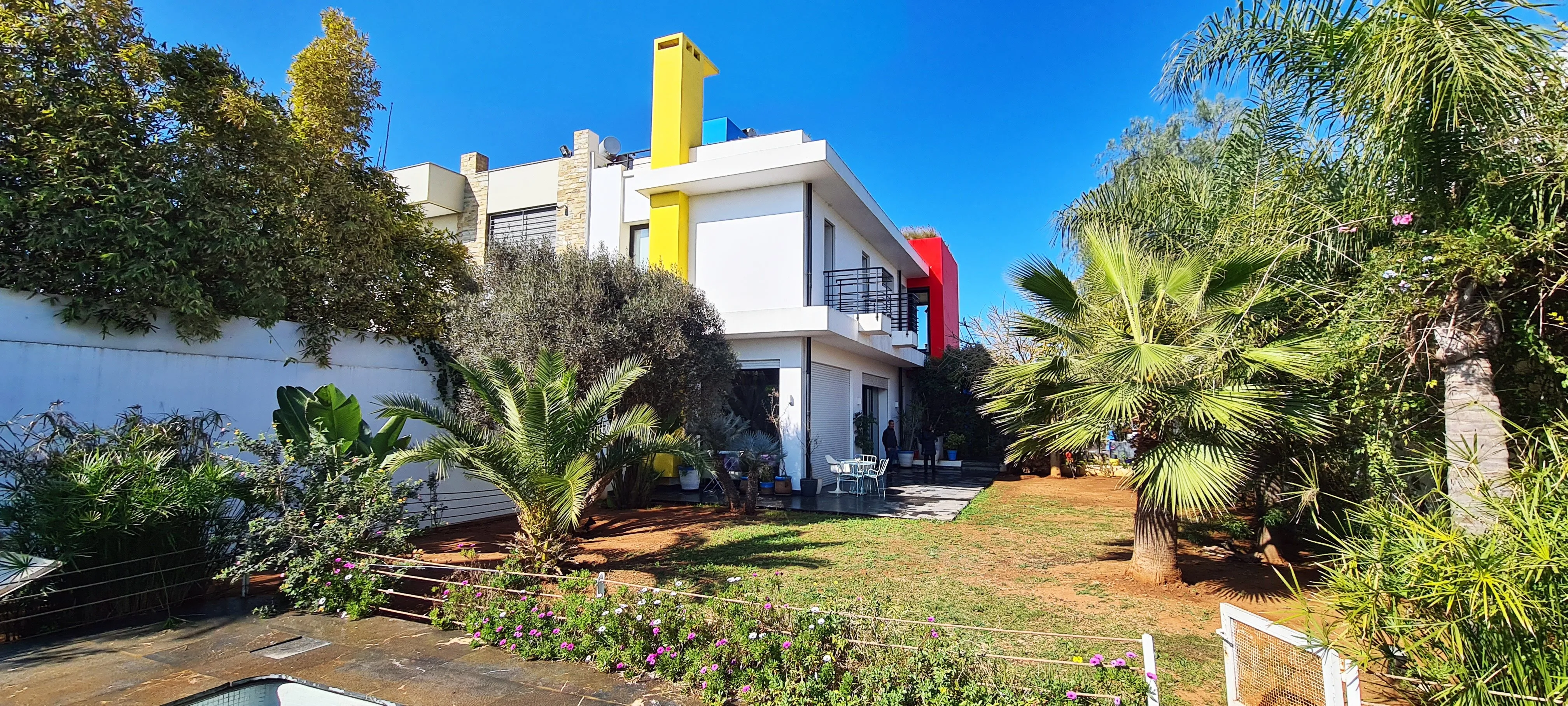 Villa 4 chambres piscine sous-sol et grand jardin. - الدار البيضاء