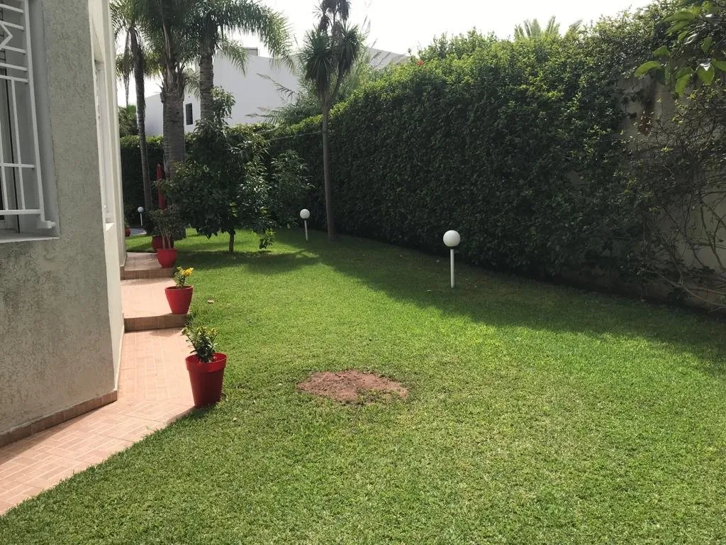 Très belle villa avec piscine à Hay Riad - الرباط (2)