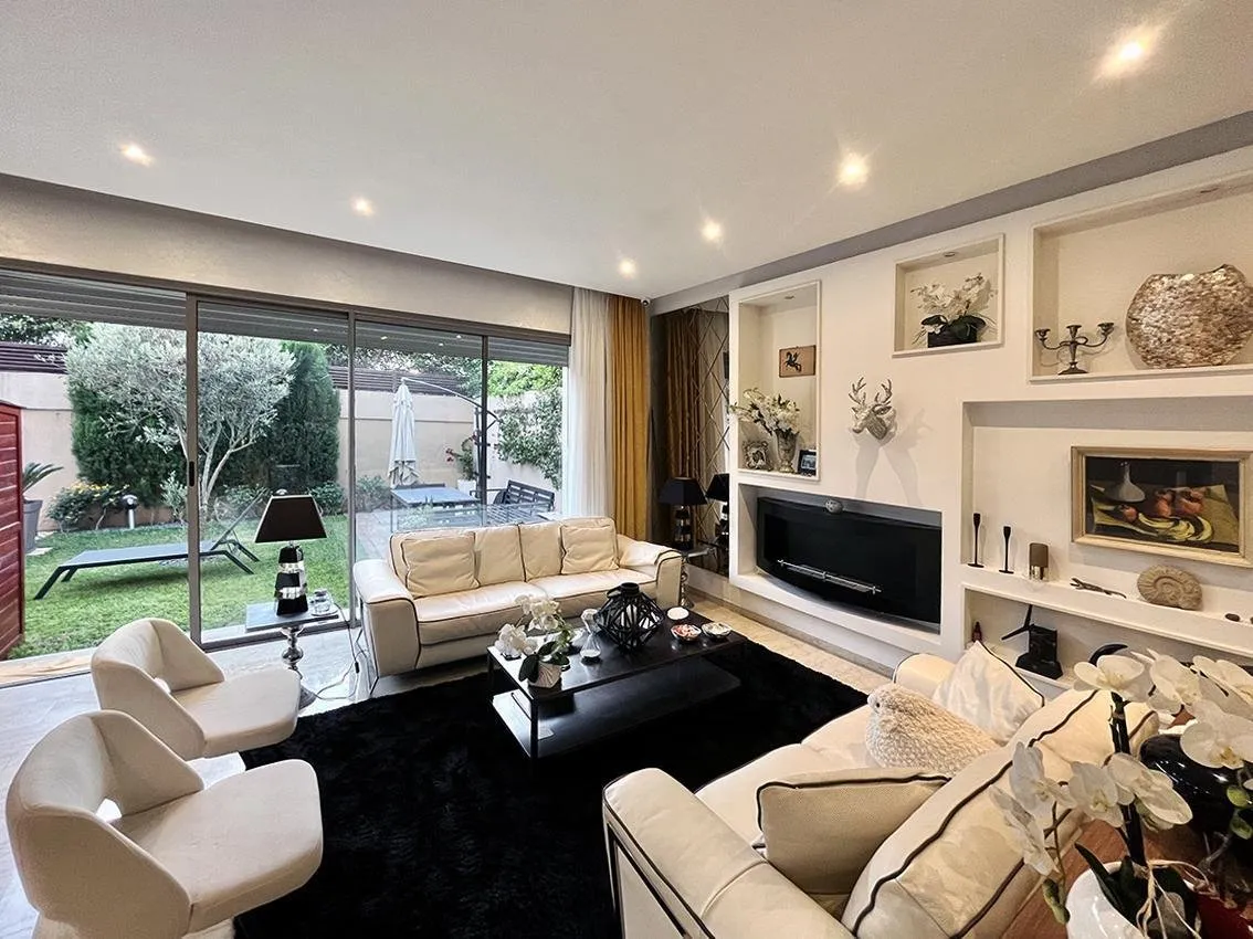 Villa avec 4 chambres, jardin et piscine. - الدار البيضاء (2)