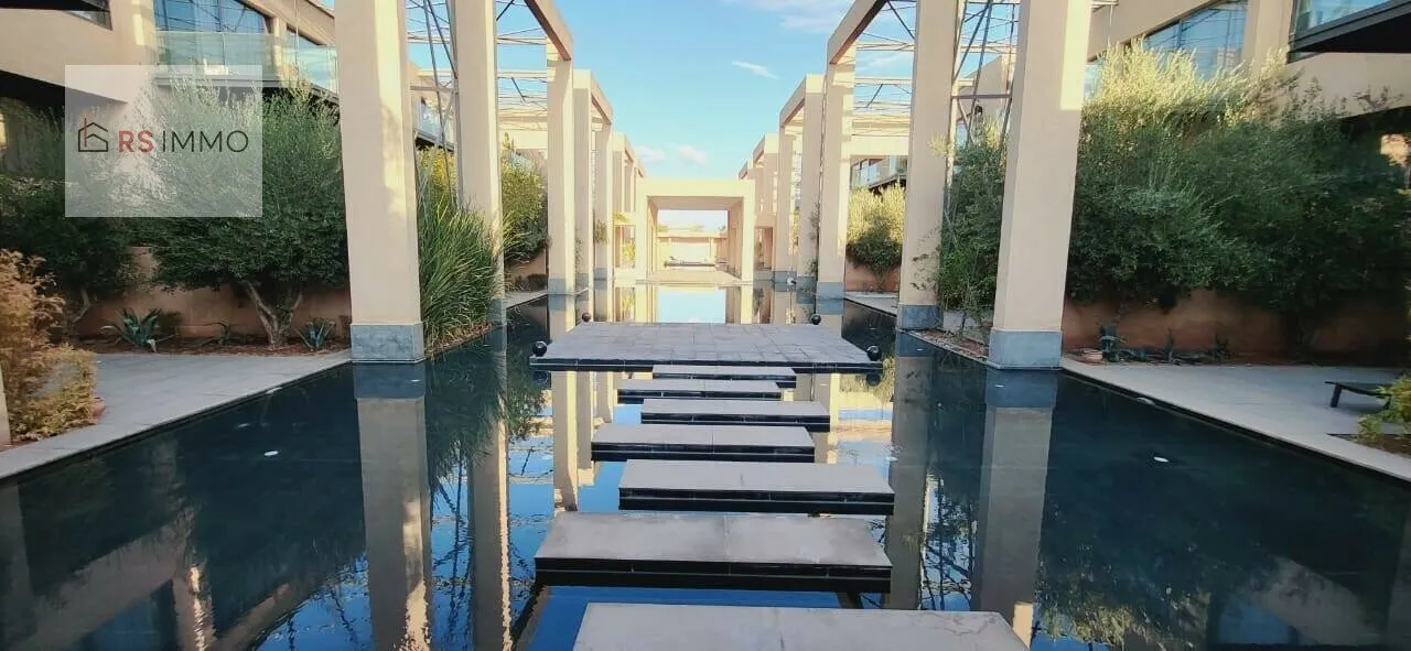 appartement a vendre sur la route de Ouarzazate a 4 minutes de l'école américaine//  200000 euro meublé - مراكش