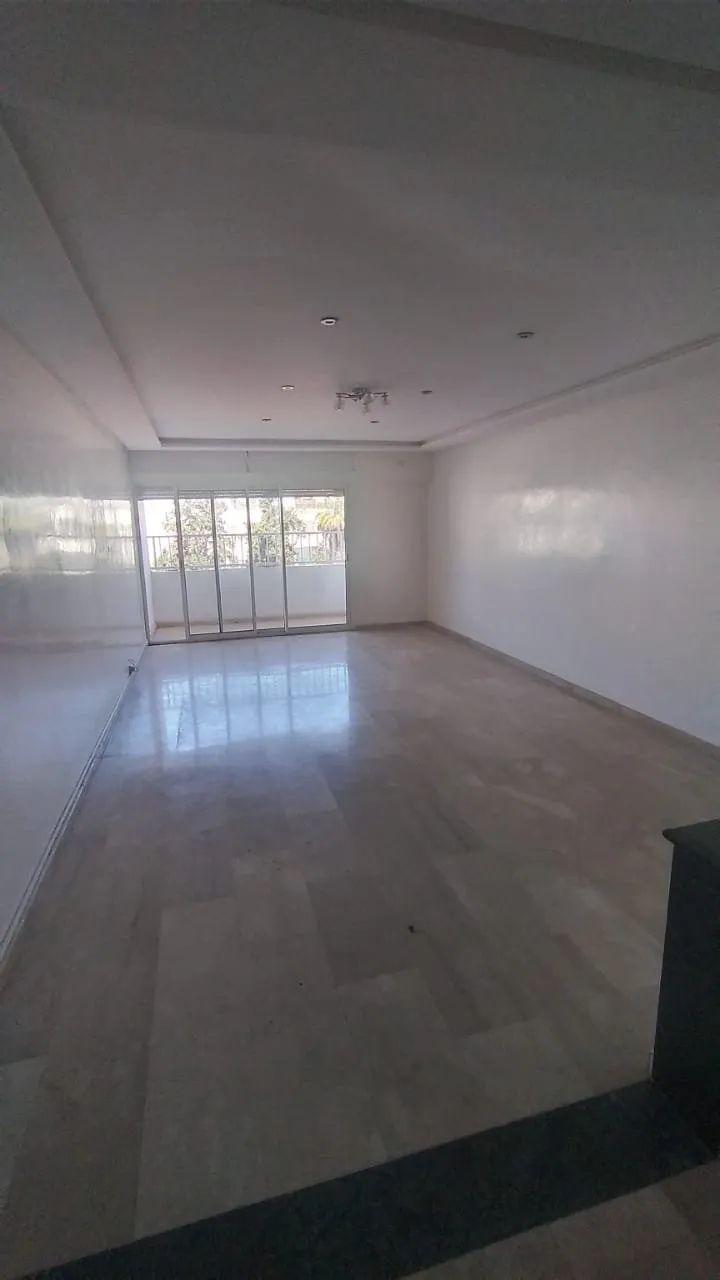 Très bel appartement dans le haut d'agdal - فاس