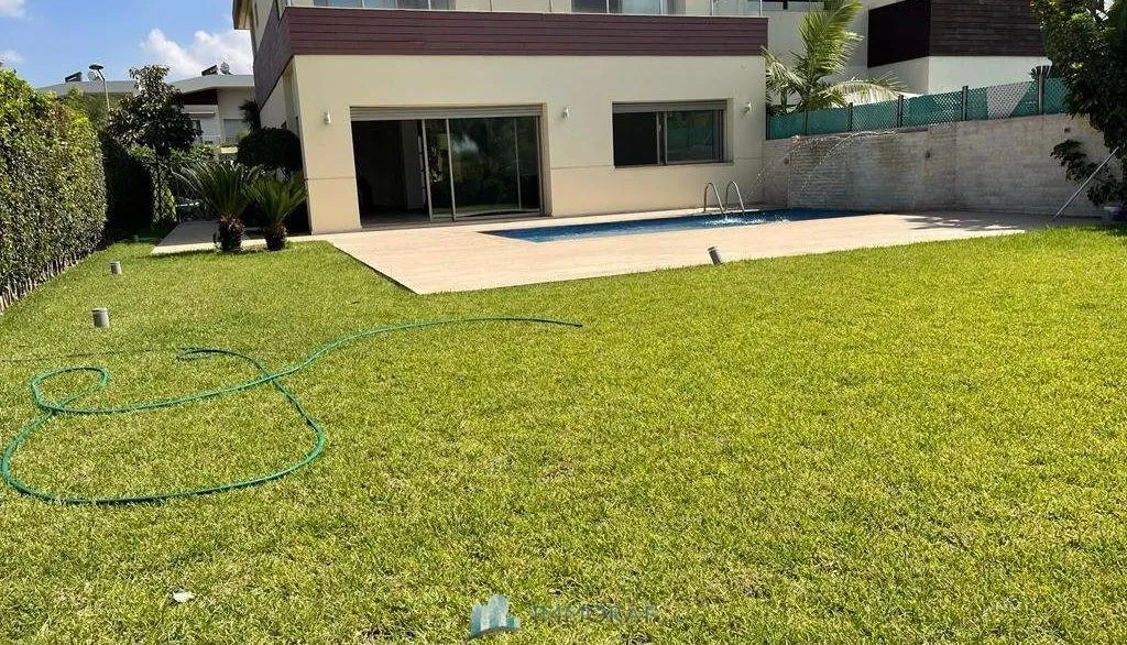 Villa à Vendre Front Du Golf Bouskoura Casablanca - الدار البيضاء