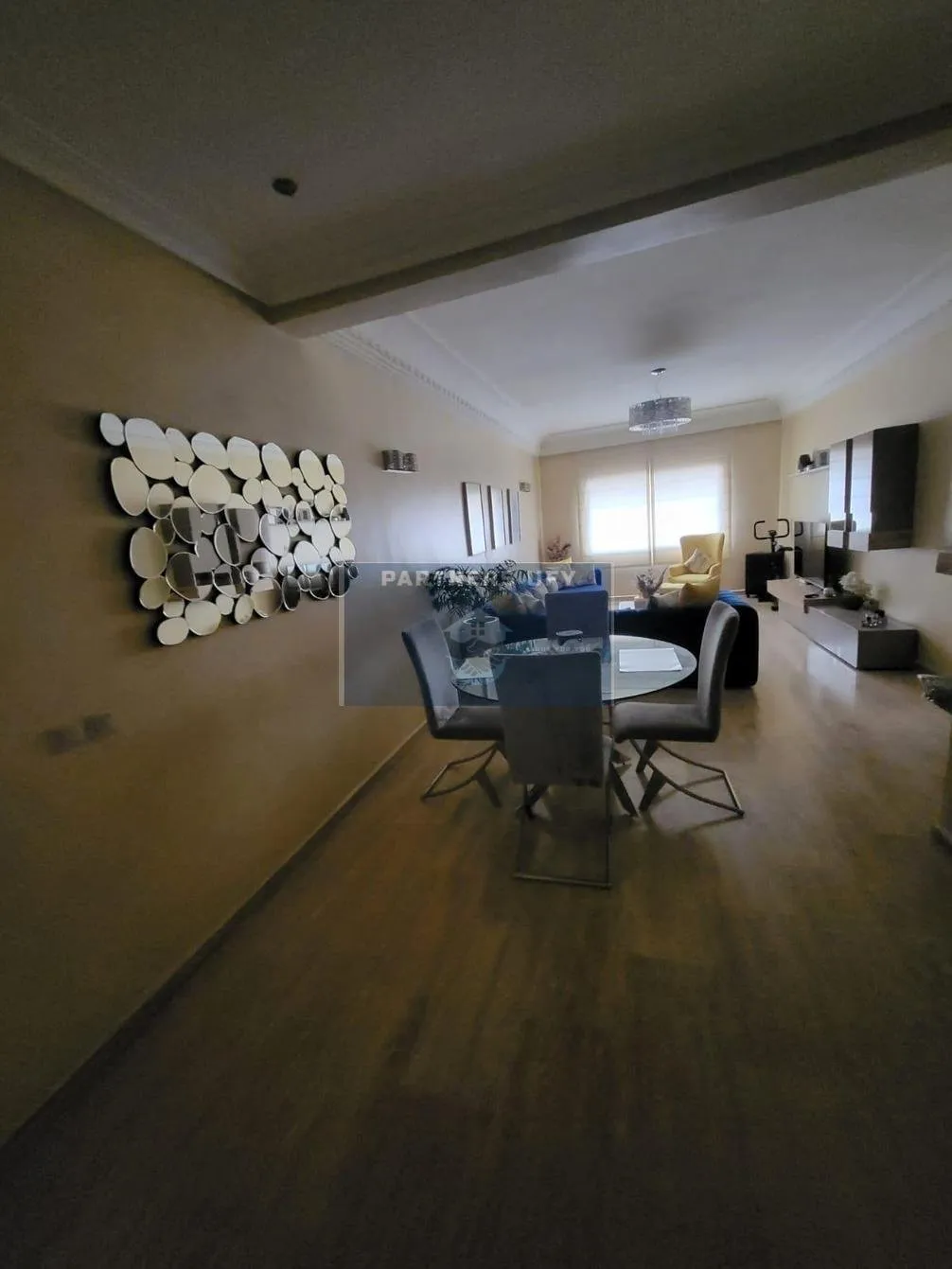 VENTE D'UN LUXUEUX APPARTEMENT DANS UNE RESIDENCE SECURISEE AVEC JARDIN A SIDI MAAROUF - الدار البيضاء