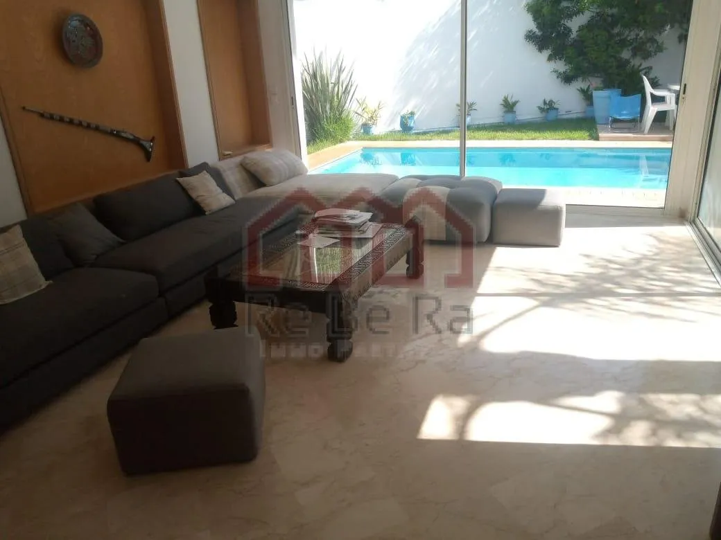 très Jolie villa avec piscine bien située à Harhoura - تمارة