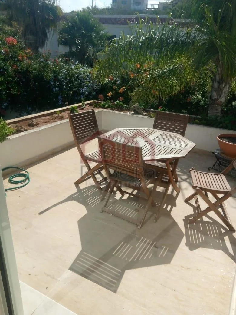 très Jolie villa avec piscine bien située à Harhoura - تمارة (4)