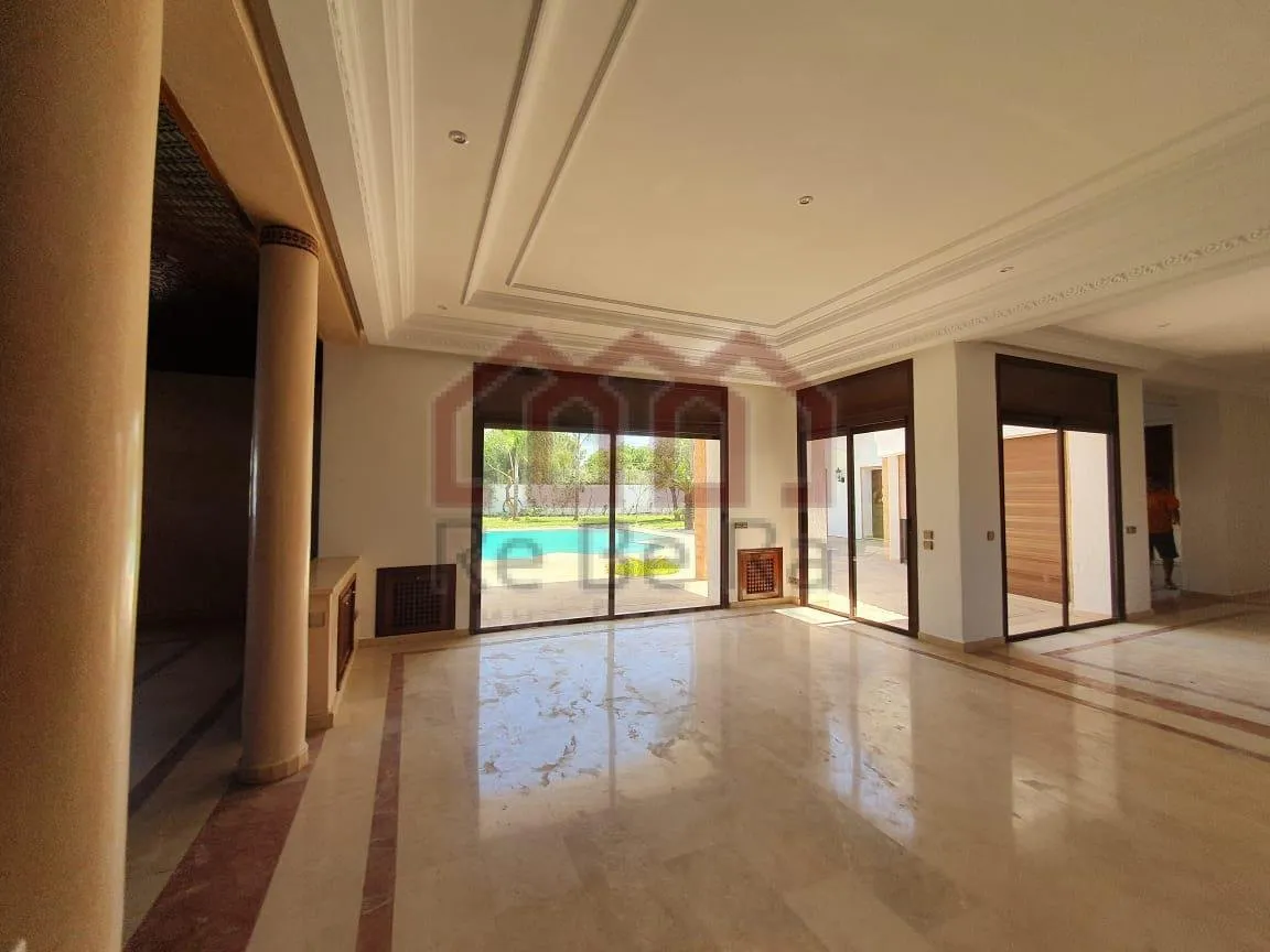 Belle Villa avec piscine et chauffage central a Souissi - الرباط (4)