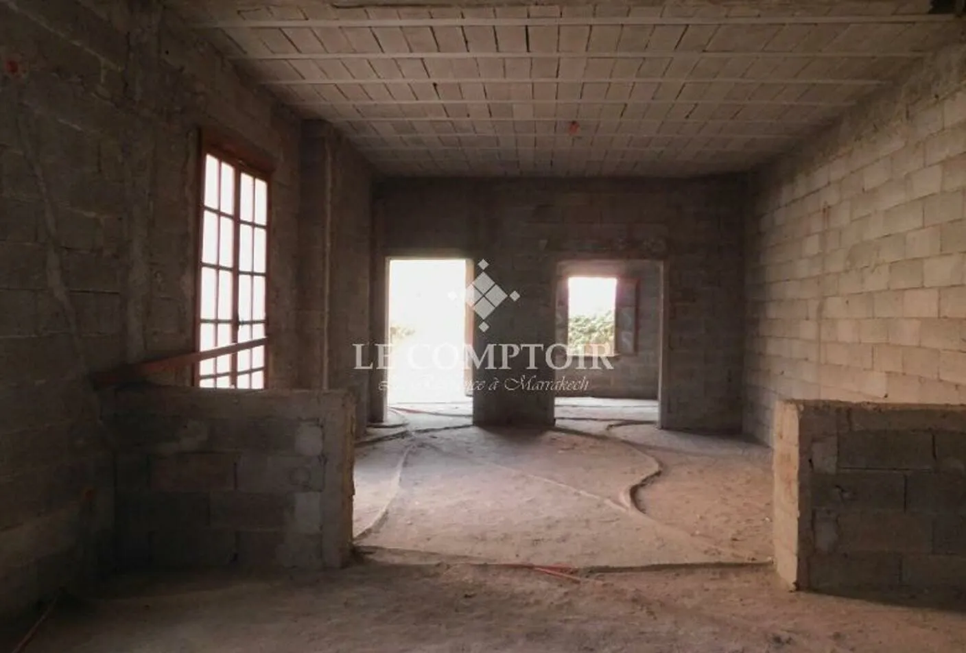 VILLA SEMI FINIE- ROUTE DE FES-MARRAKECH - مراكش