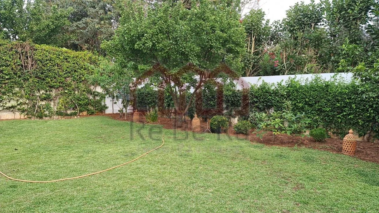 Villa de haut standing avec un grand jardin à Bassatine El Menzeh - الرباط