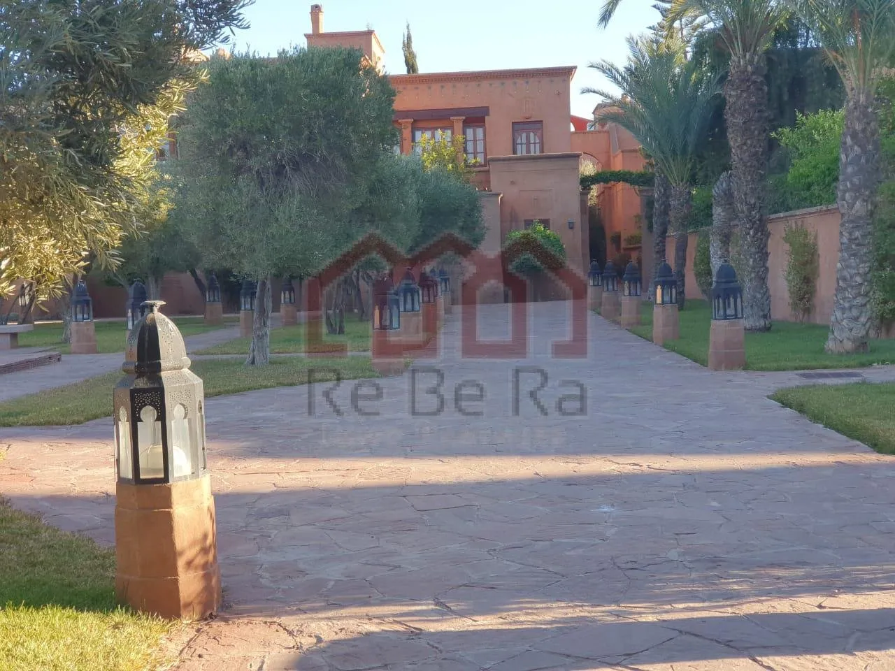 Grande villa avec jardin - مراكش