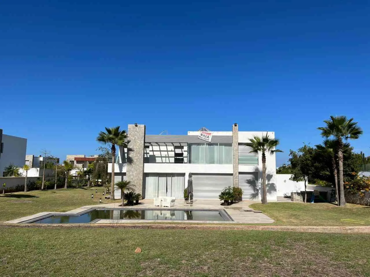 Belle villa ensoleillée a plage Oued cherrat - بوزنيقة