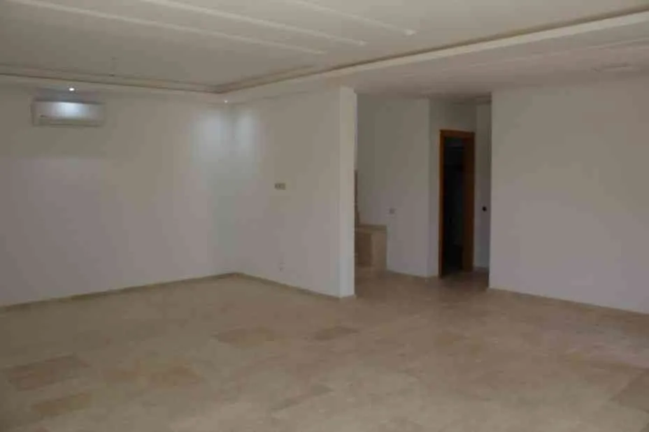 MAGNIFIQUE VILLA À VENDRE À DAR BOUAZZA - دار بوعزة (2)