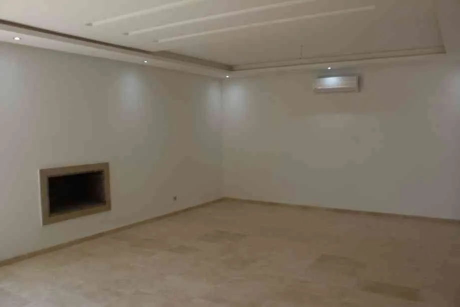MAGNIFIQUE VILLA À VENDRE À DAR BOUAZZA - دار بوعزة (3)