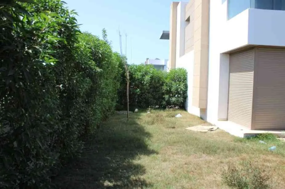 MAGNIFIQUE VILLA À VENDRE À DAR BOUAZZA - دار بوعزة (4)