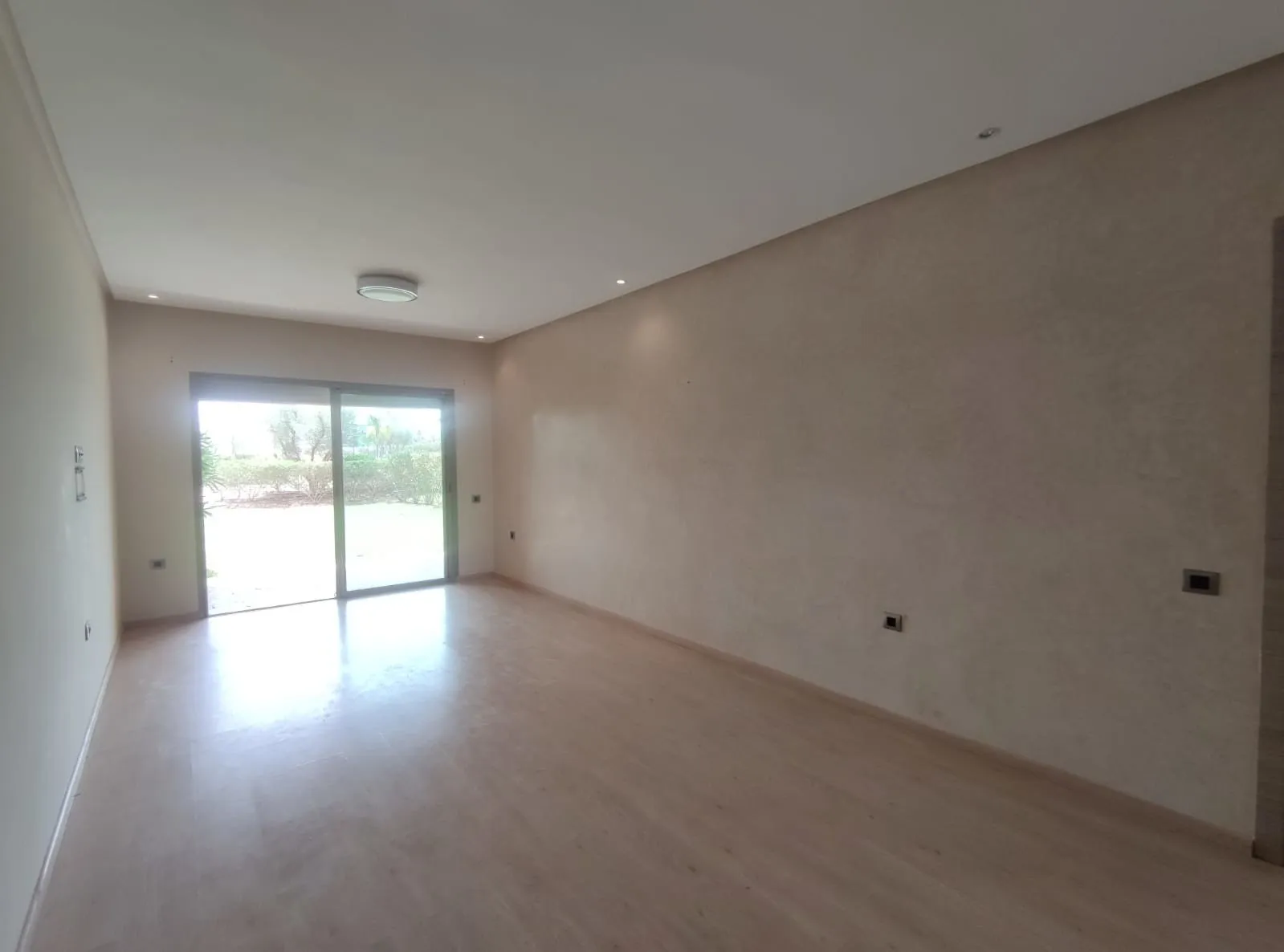 REZ DE JARDIN A VENDRE DANS UNE RÉSIDENCE GOLFIQUE - فاس