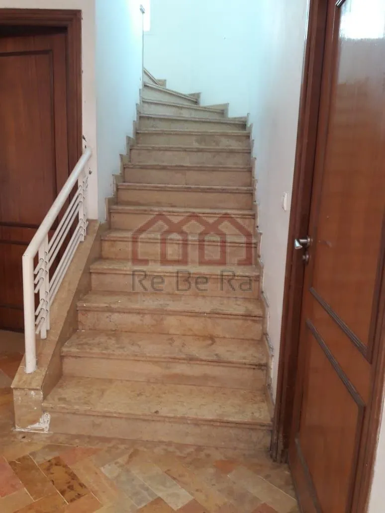 une villa sur grande avenue à Hay Riad - الرباط (3)