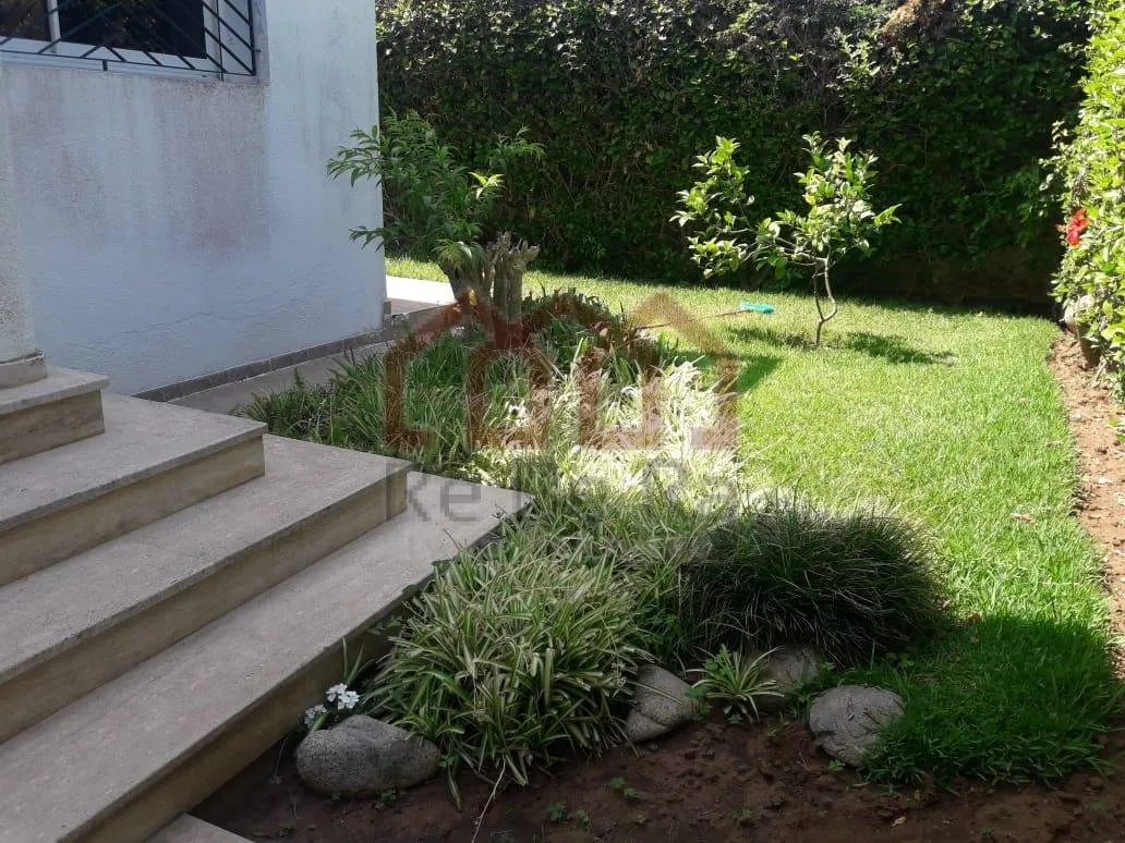 Jolie Villa avec grand jardin à Hay Riad - الرباط