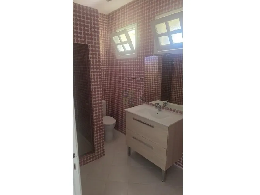 Villa de plain-pied à louer à Souissi l'ambassadeurs - الرباط (3)