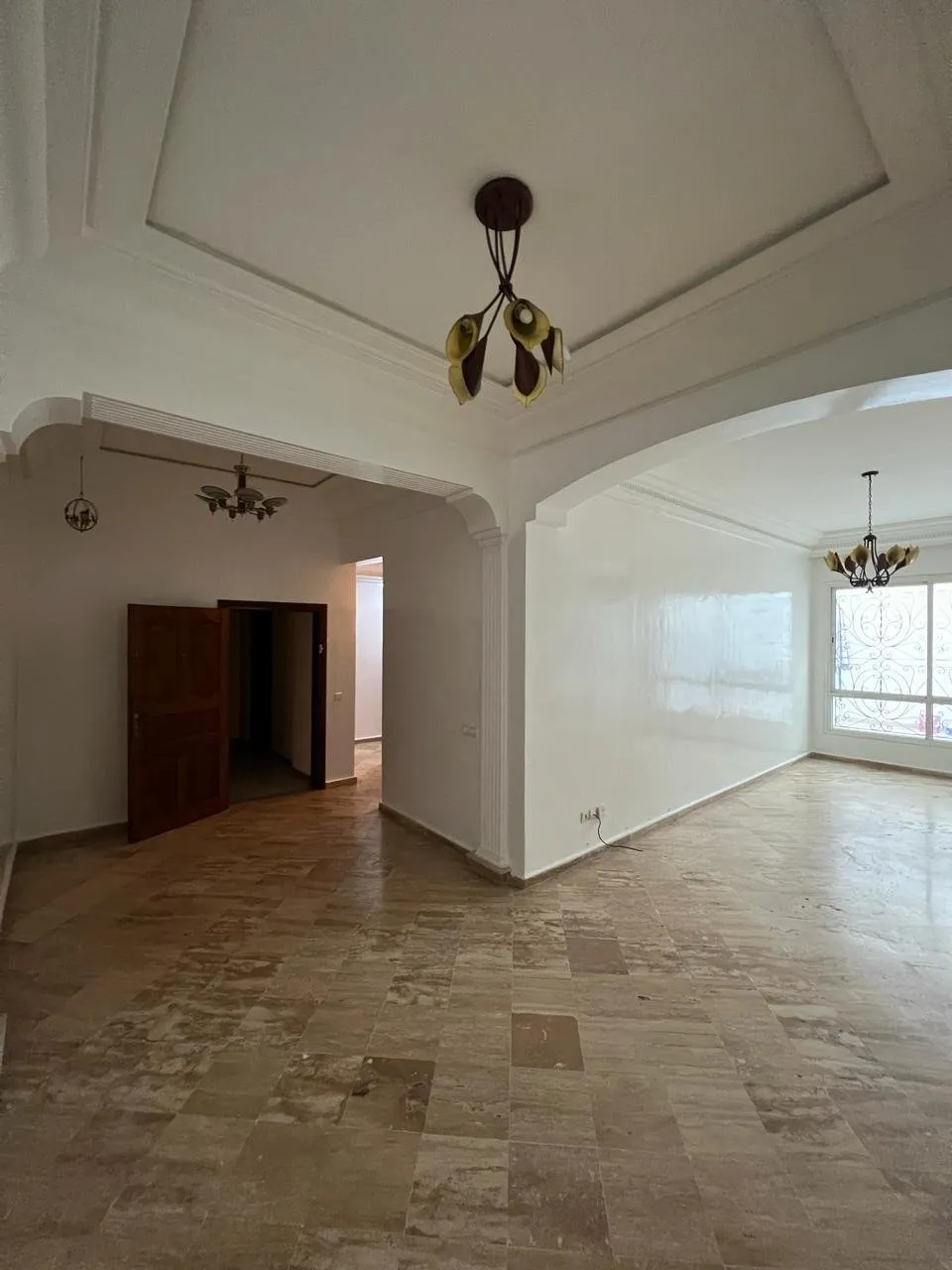 Les hôpitaux : Location appartement vide avec une grande terrasse. - الدار البيضاء (4)