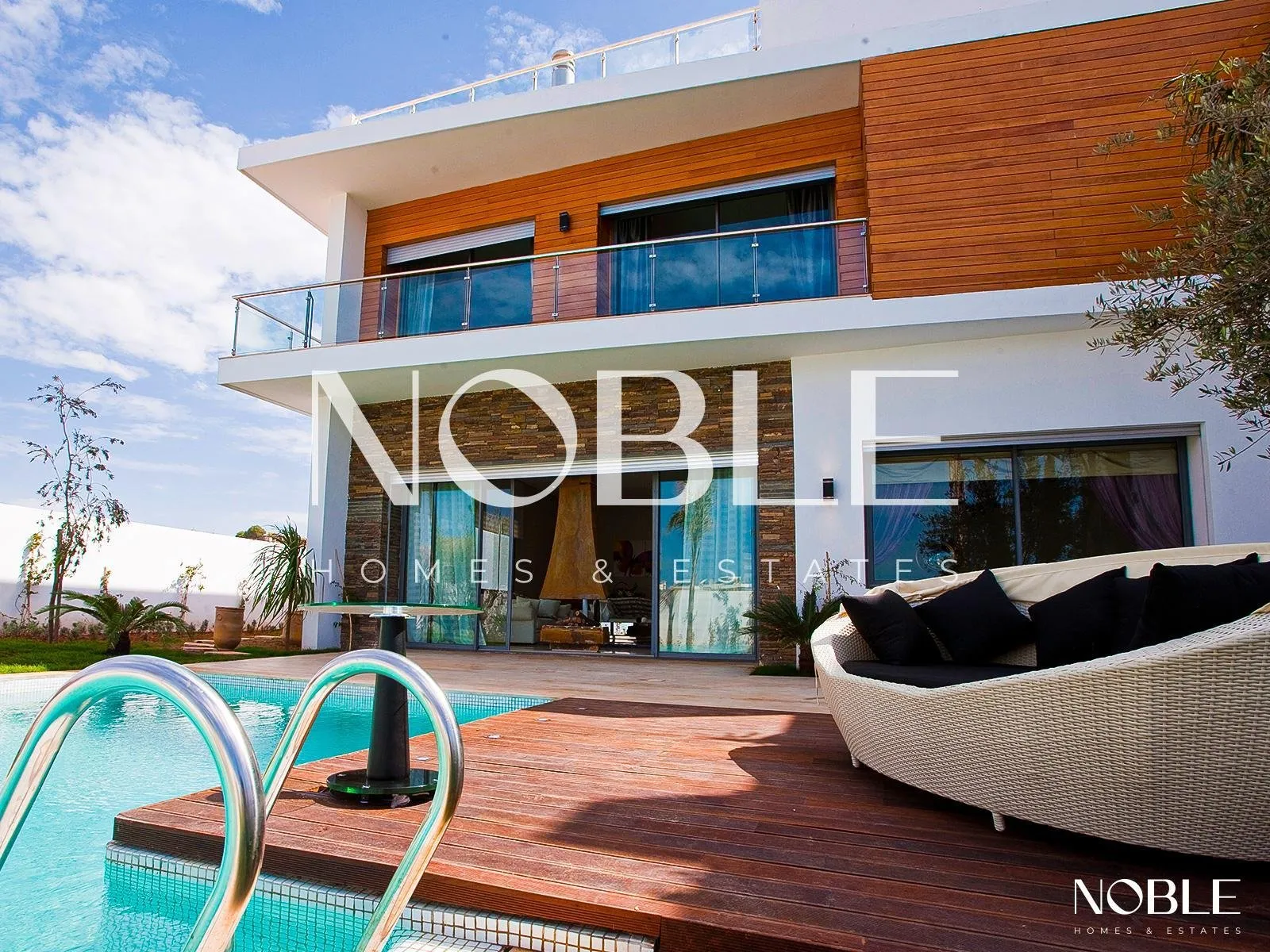 Magnifique Villa Contemporaine à Louer – Résidence Fermée - Bien Situé - الدار البيضاء