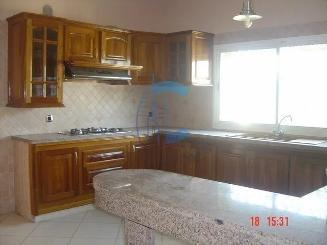 MAGNIFIQUE VILLA  AVEC PISCINE EN LOC. CALIFORNIE - الدار البيضاء (4)