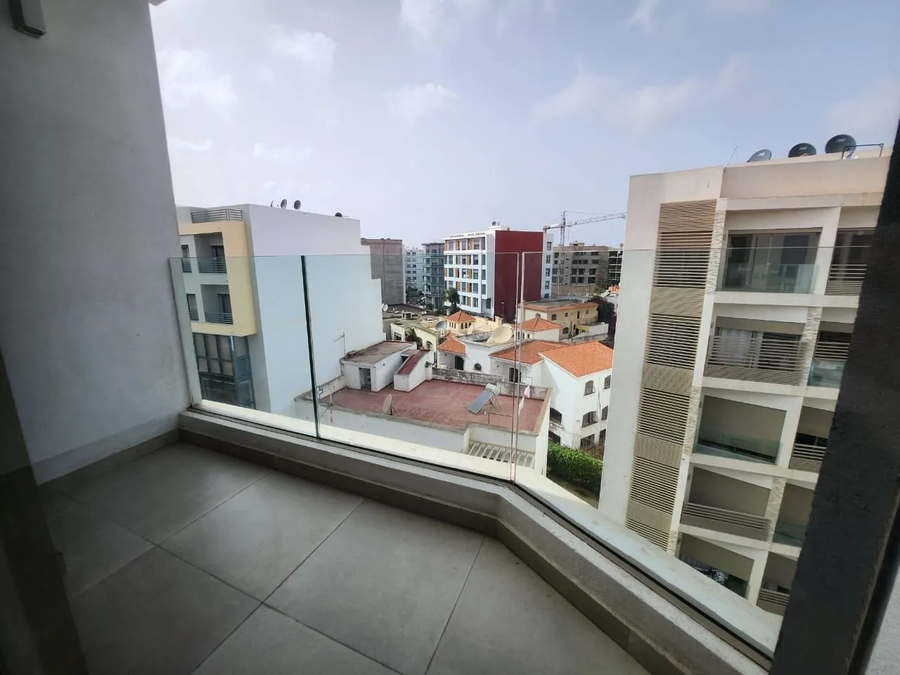 MAGNIFIQUE APPT VIDE EN LOCATION -LES PRINCESSES- - الدار البيضاء (4)
