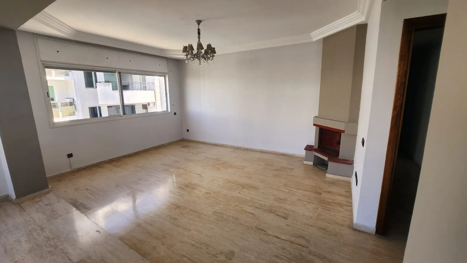 SPACIEUX APPT VIDE EN LOCATION - RACINE- - الدار البيضاء (2)