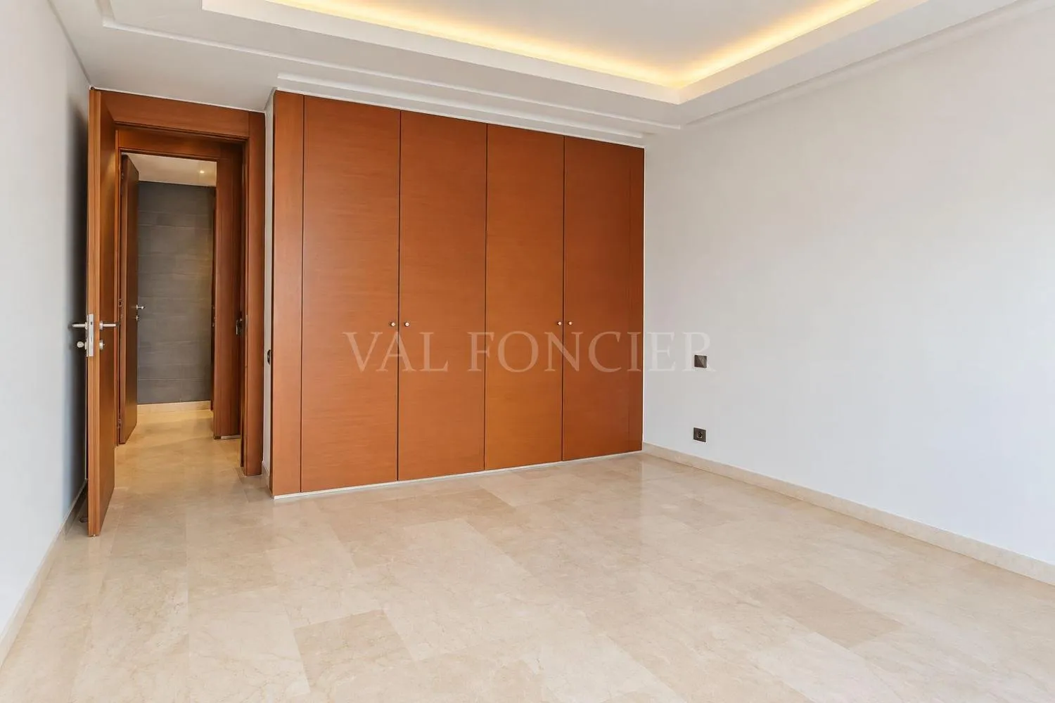 Location Appartement 220m2 3chambres avec grande terrasse vue mer Ain Diab, Casablanca - الدار البيضاء (4)
