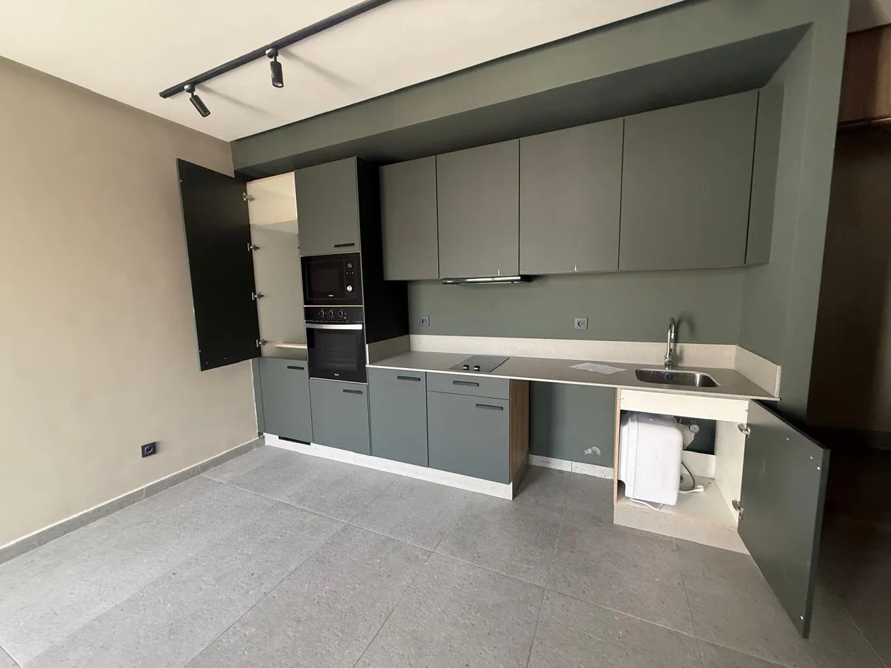 Ferme Bretonne – Appartement vide en location 1 CH - الدار البيضاء (3)