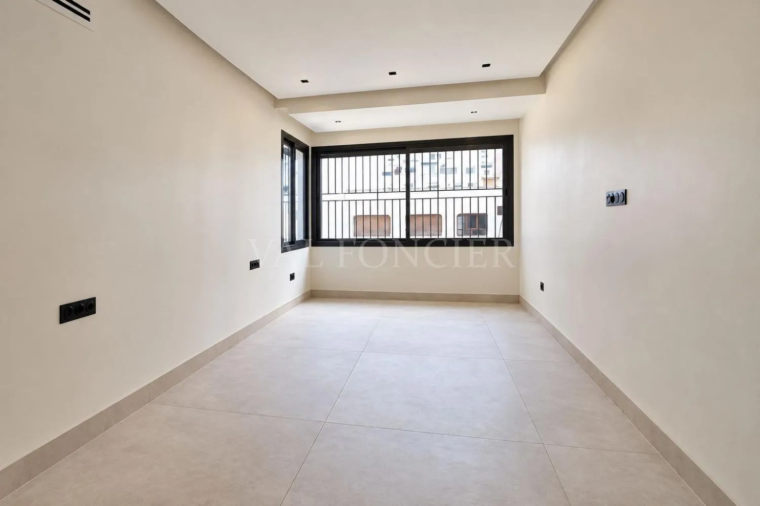 Location Appartement rénové 170m2 3chambres avec terrasse Racine, Casablanca - الدار البيضاء (4)