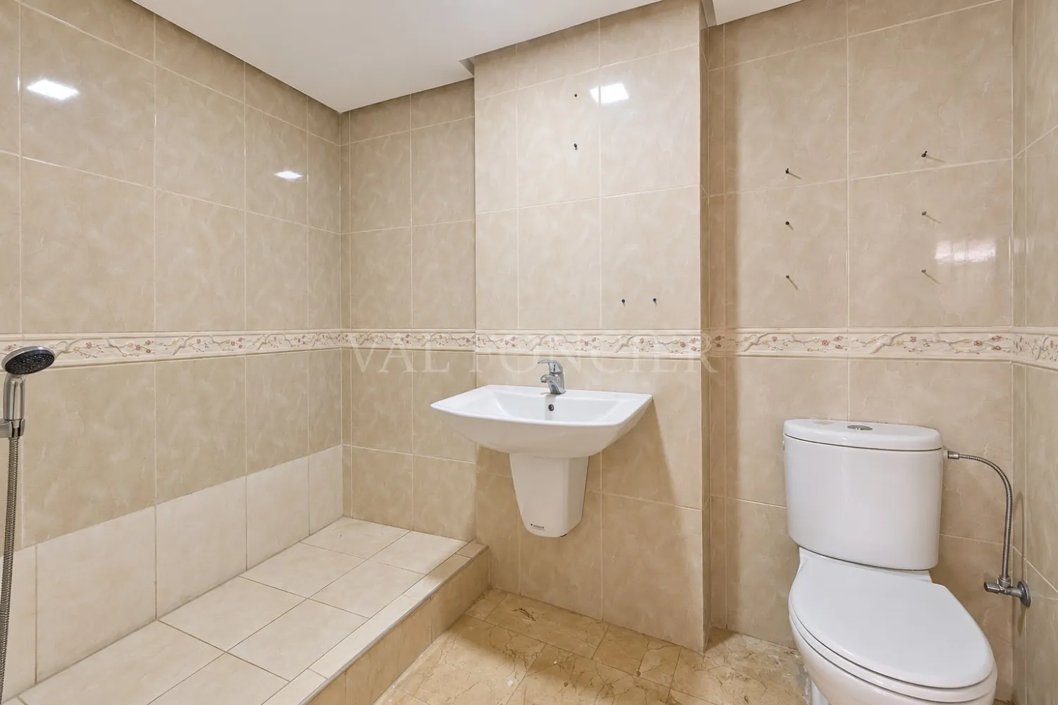 Location Appartement 2 chambres en rez-de-chaussée Bourgogne, Casablanca - الدار البيضاء (3)