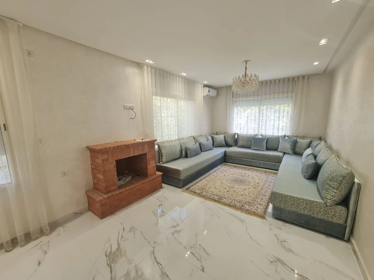 Jolie villa meublé à louer (Hay Riad) - الرباط