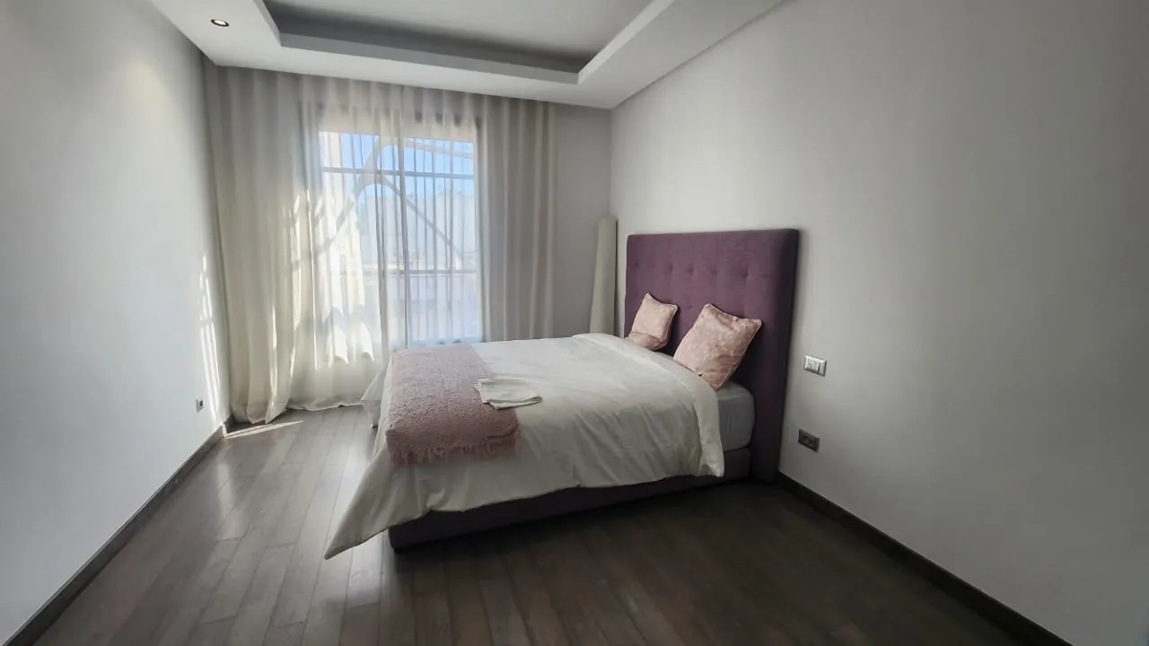 BEL APPT MEUBLE EN LOCATION -GAUTHIER- - الدار البيضاء (2)