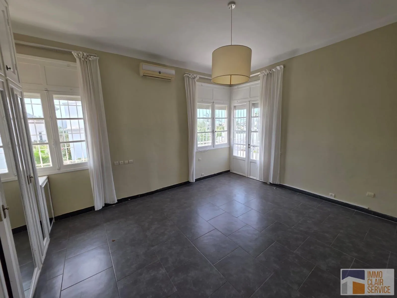 Belle villa à louer – Emplacement exception - الرباط