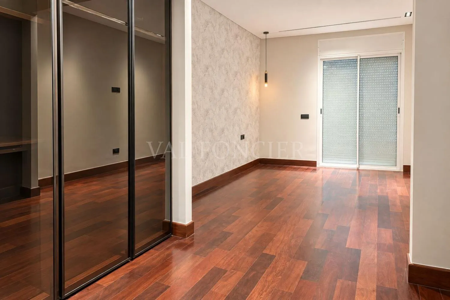 Location Superbe Appartement 3chambres étage élevé avec terrasse Racine, Casablanca - الدار البيضاء (3)