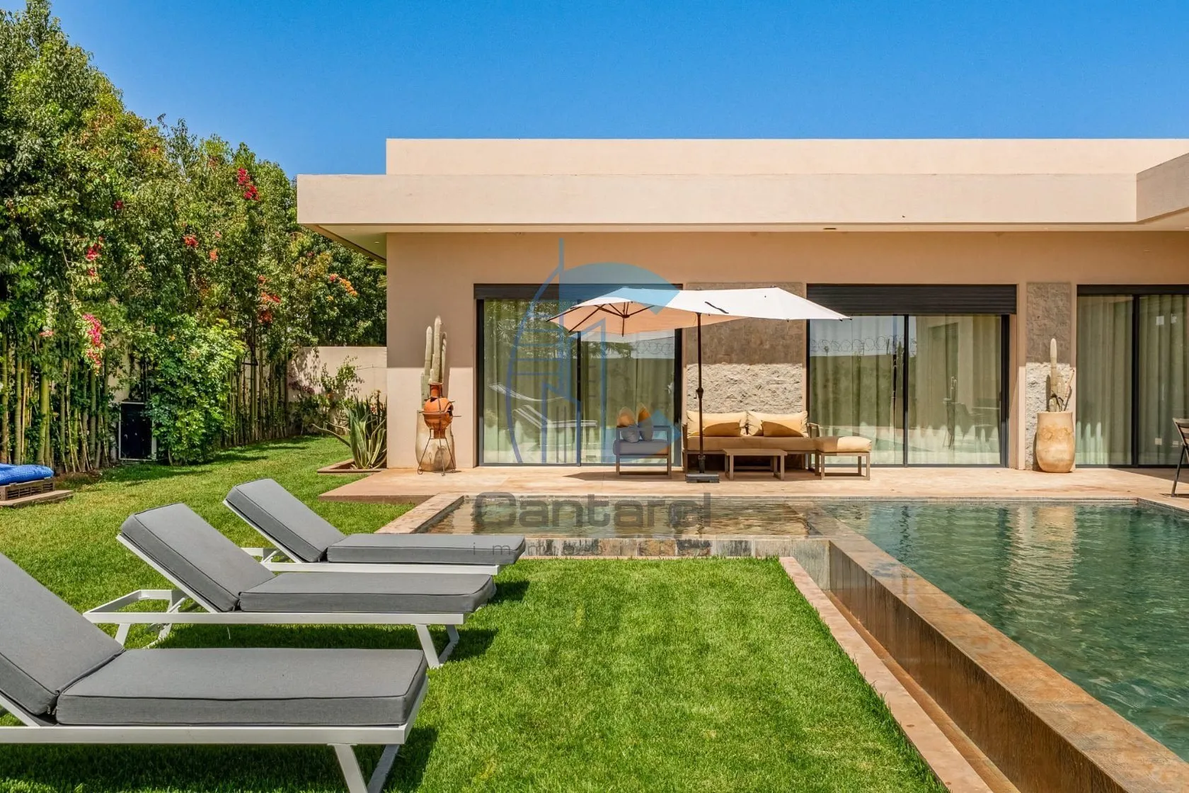VILLA DE PLAIN-PIED 4 CHAMBRES MEUBLÉE HAUT DE GAMME AVEC PISCINE À LOUER - ROUTE DE L'OURIKA - مراكش