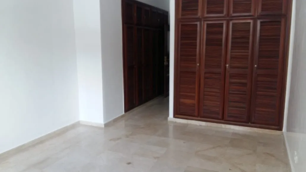 APPT VIDE EN LOCATION TRIANGLE D'OR - الدار البيضاء (2)