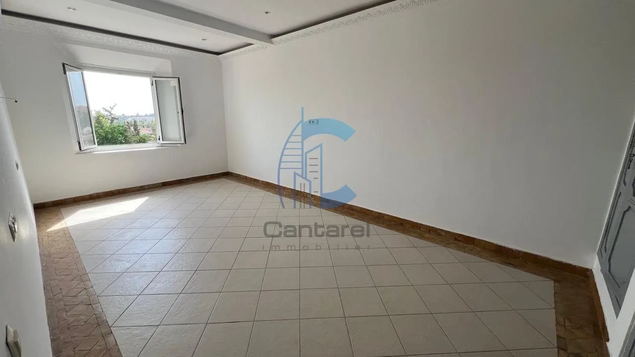 APPARTEMENT 3 CHAMBRES RÉNOVÉ EN 2025 AVEC TERRASSE À LOUER - HIVERNAGE MARRAKECH - مراكش (4)