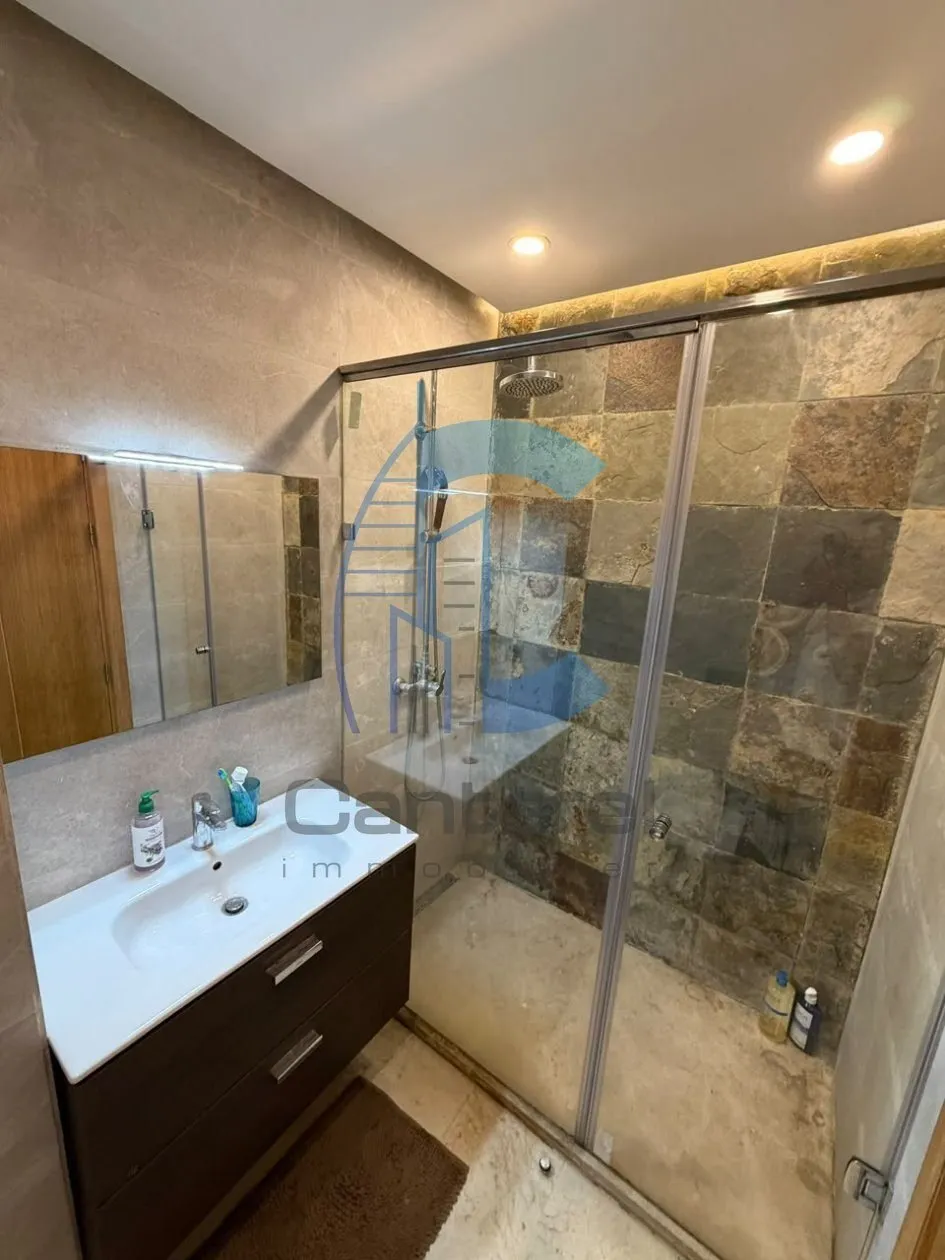 À LOUER APPARTEMENT MEUBLÉ À CALIFORNIE - الدار البيضاء (3)