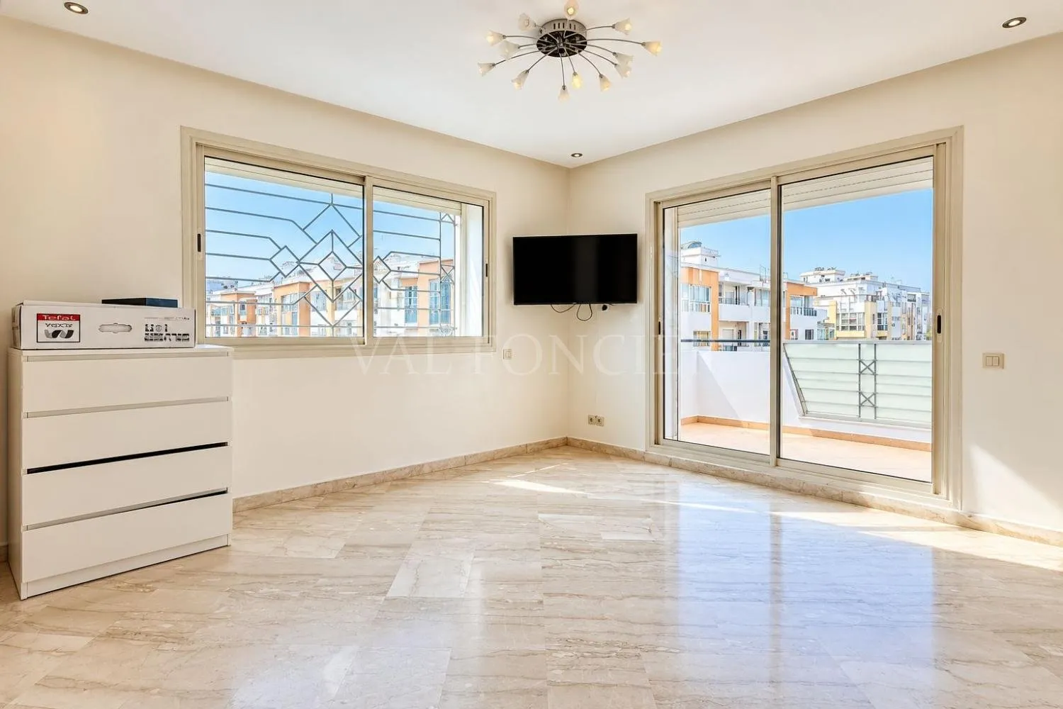 Location Lumineux appartement 124m2 3chambres avec balcon Californie, Casablanca - الدار البيضاء