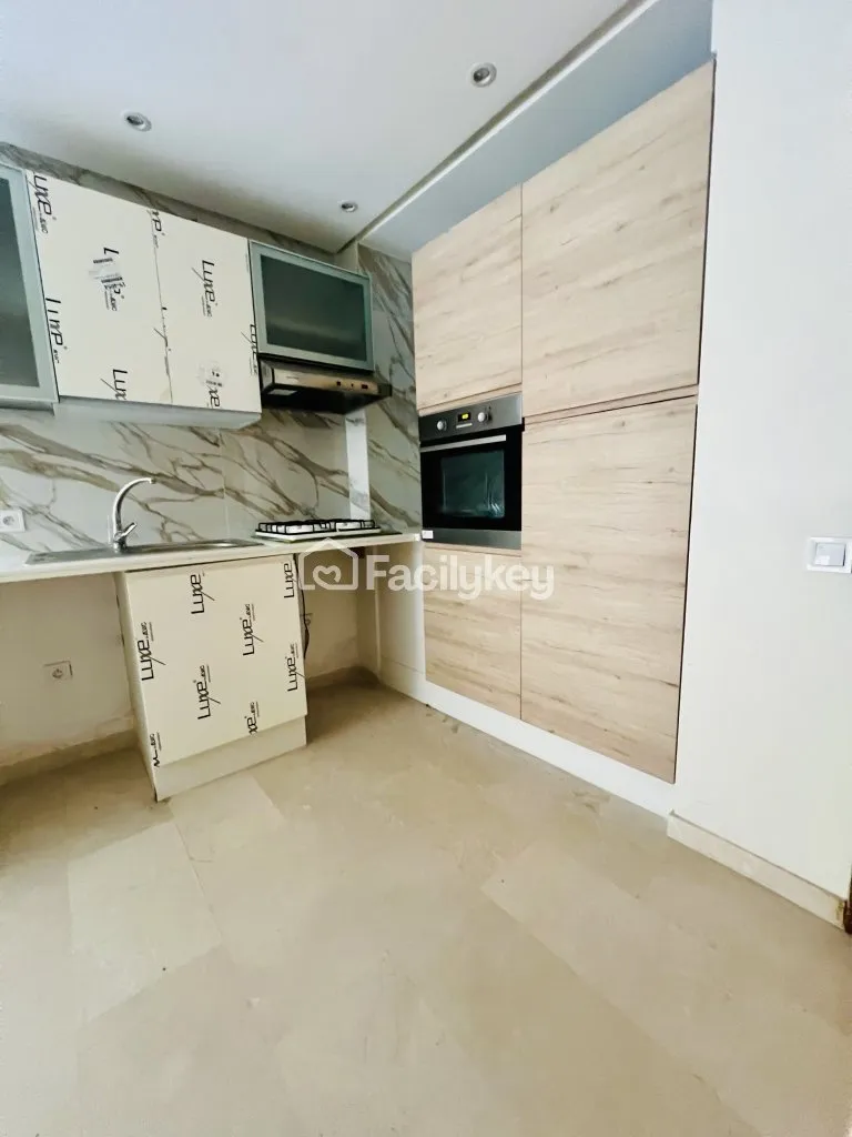 Appartement de 97 m² à Casablanca - الدار البيضاء (2)
