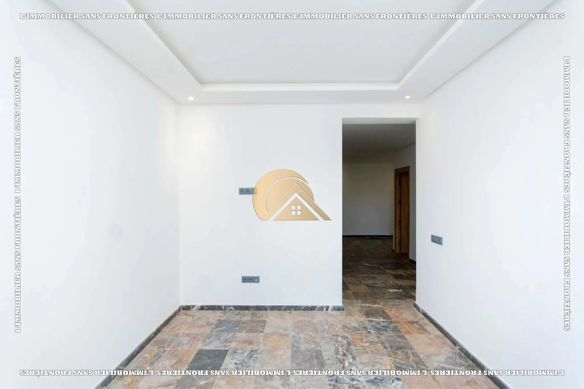 Appartement vide de 86 m² à louer à Bouakkaz – 2 chambres, salon, séjour et cour extérieure - مراكش (3)